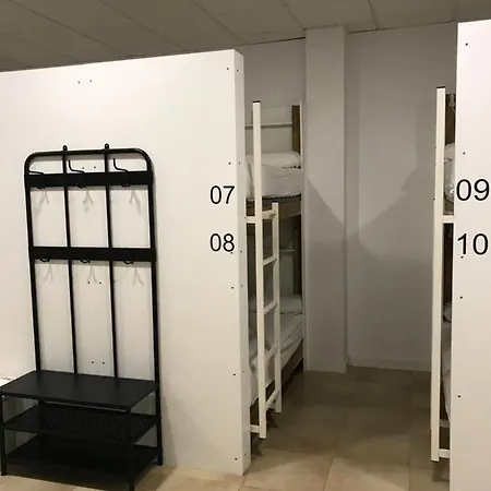 بيت شباب O Pedron & *