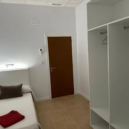 بيت شباب O Pedron & Padrón