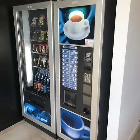 بيت شباب O Pedron & *